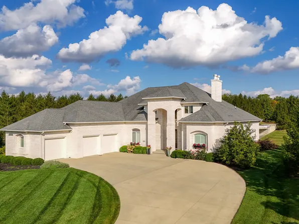 995 Westlake Hills Dr, Columbus, IN 47201