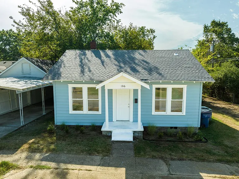 1316 S 22nd St — Photo 17