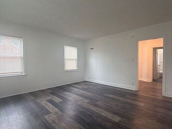 3rd image of 396 Davis Rd