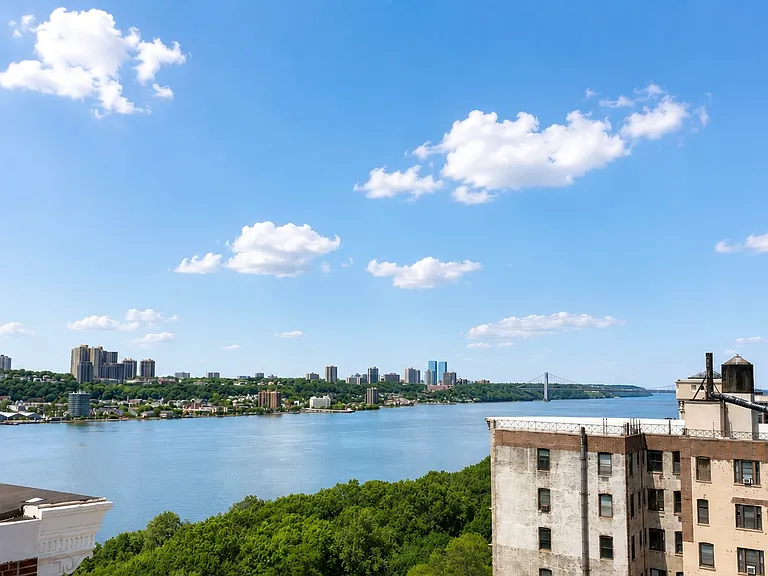425 Riverside Dr #5E — Photo 9