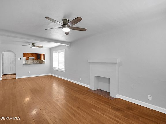 3rd image of 3702 Oxford Ave