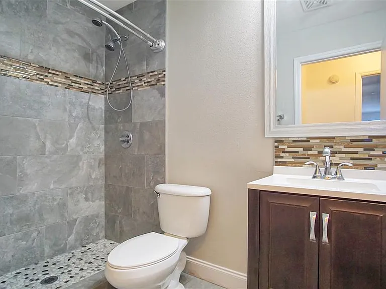 526 Caribbean Dr — Photo 11