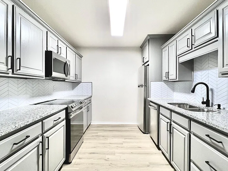 120 S McKown Ave #B — Photo 12