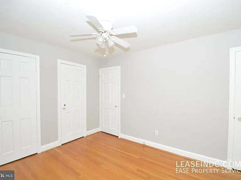 704 Devon Pl — Photo 18