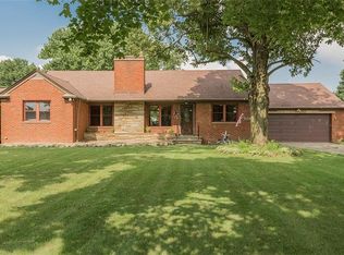 5654 Columbia Rd, North Olmsted, OH 44070