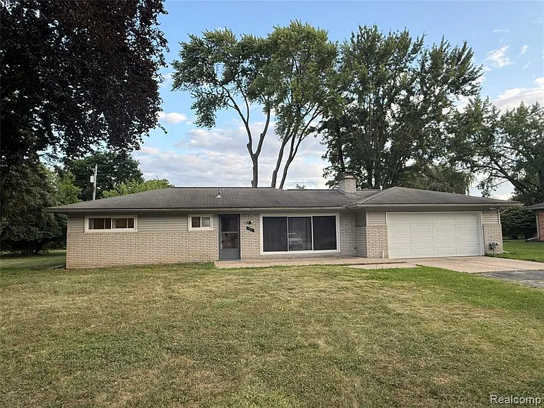 33 Kirk Lane Dr — Photo 2