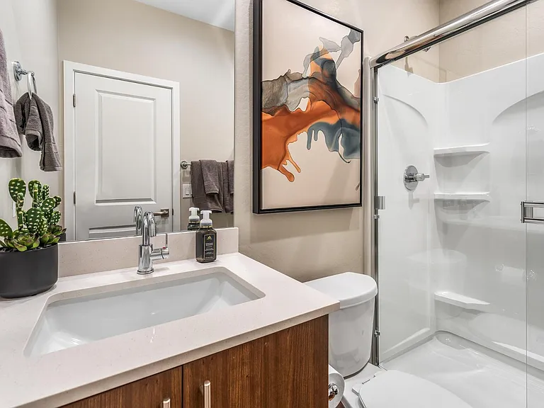6112 S 47th Ln — Photo 4