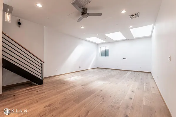Rented by Kian Realty | media 20