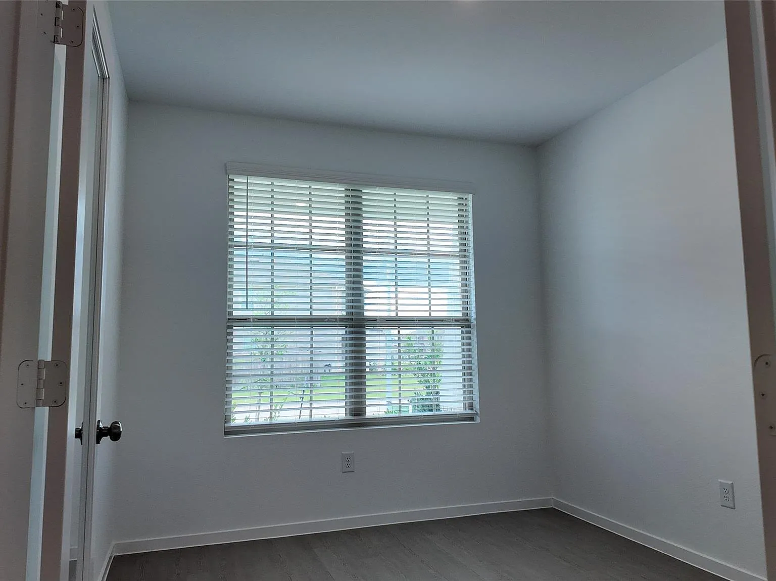 3 bed, 2.0 bath, 1496 sqft, $2,000 — Photo 3