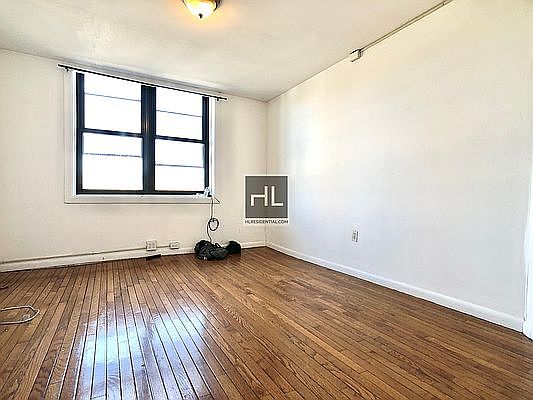 1st image of 692 Henry St #3