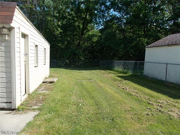 3rd image of 13905 Cranwood Park Blvd