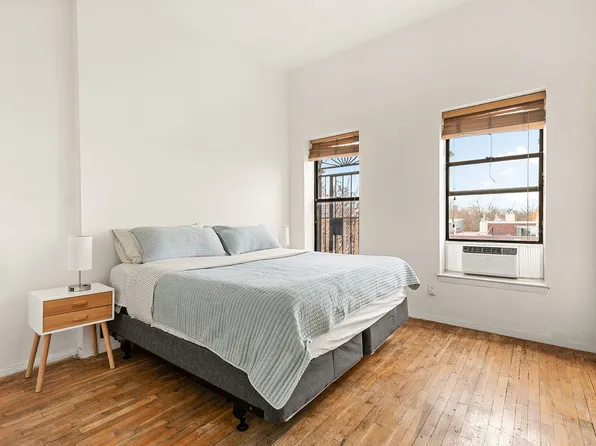 475 17th Street image 3 of 5