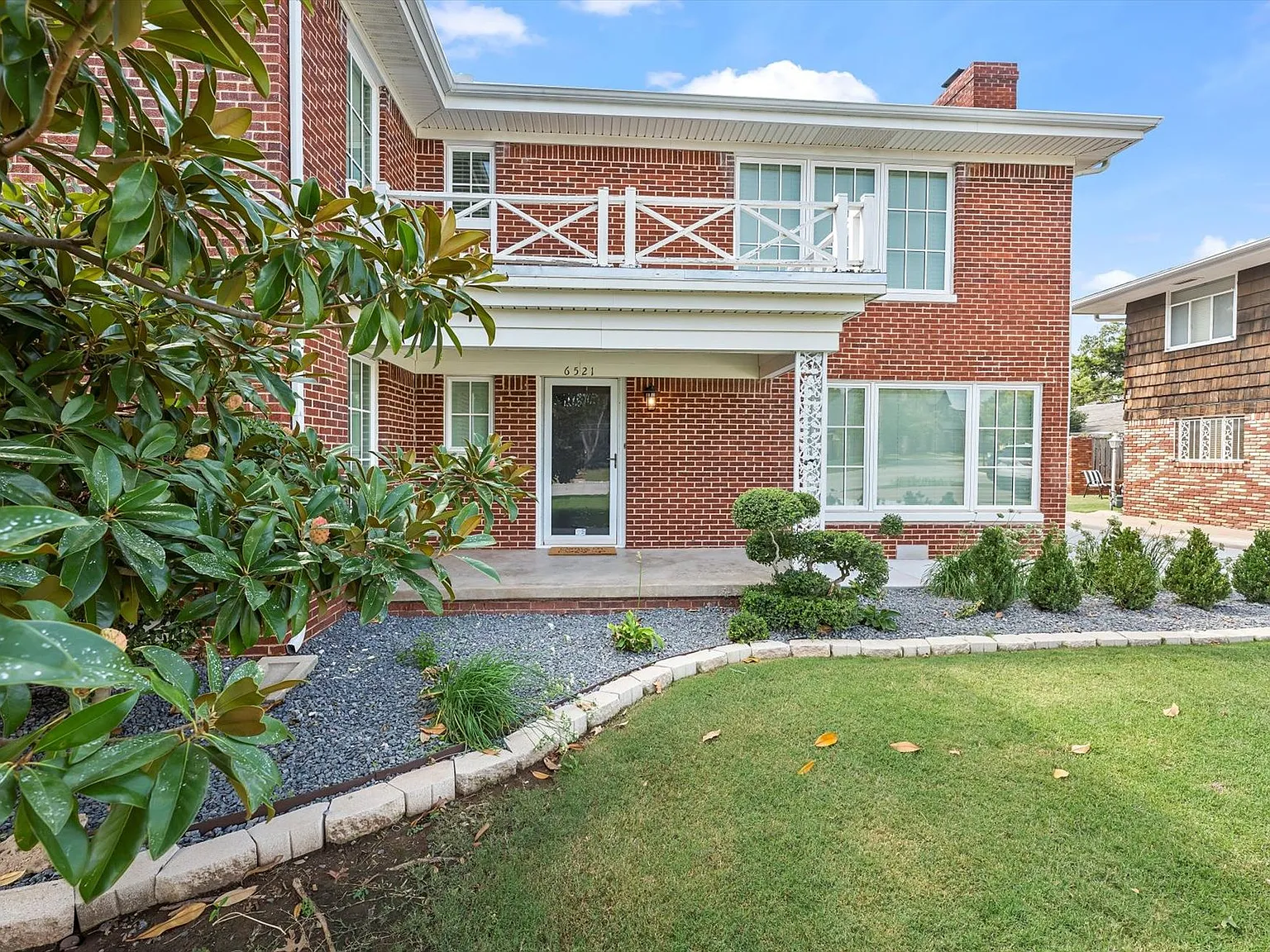 Nichols Hills Fully Furnished Executive Duplex! — Photo 4