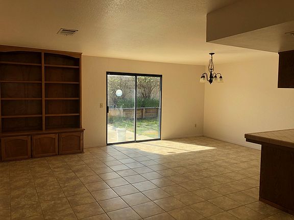 4th image of 1930 Redwood Dr
