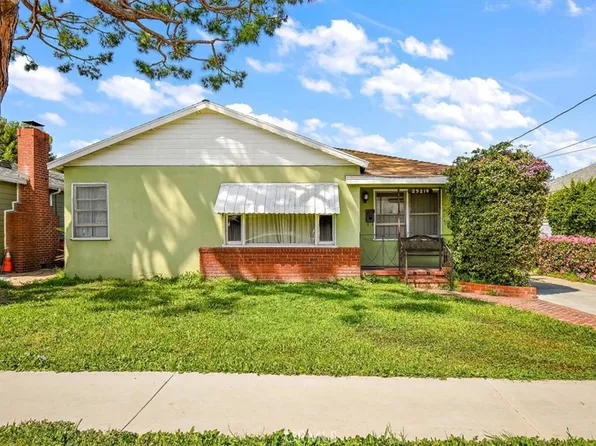 25219 Woodward Ave, Lomita, CA 90717