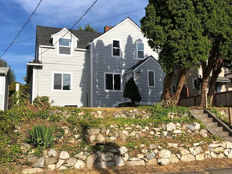 122 Olympic Ave — Photo 1
