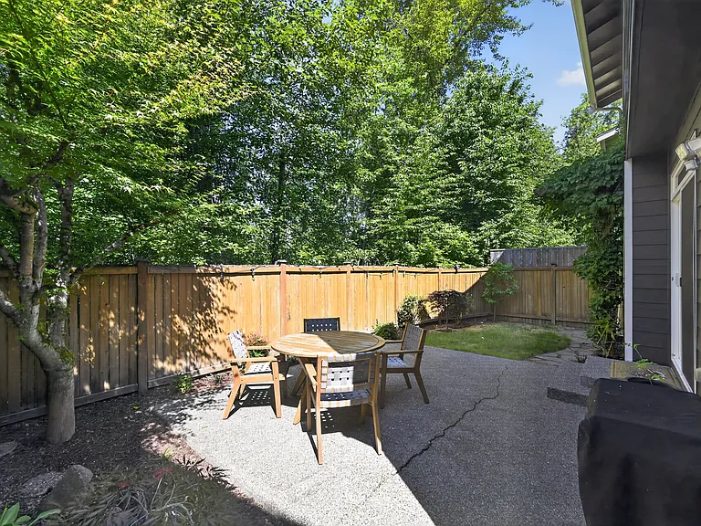 659 Vashon Pl NE — Photo 31