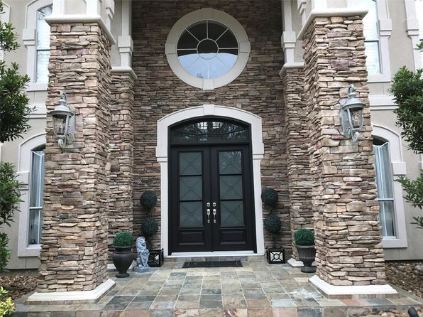 11 Hope Valley Pl, Spring, TX 77382