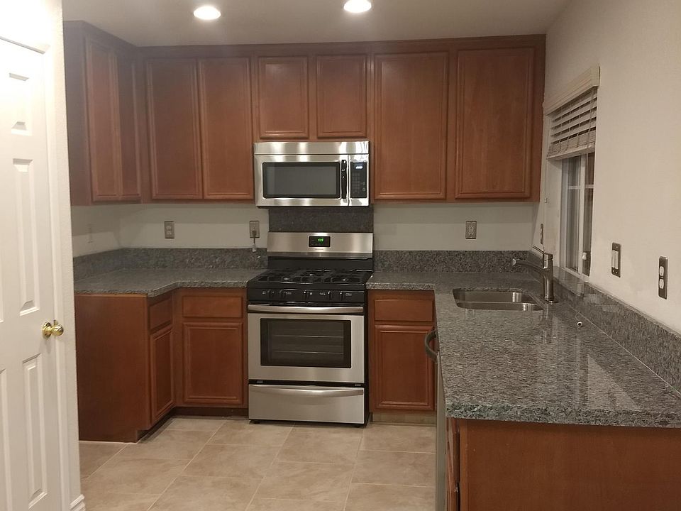 1st image of 25804 Iris Ave