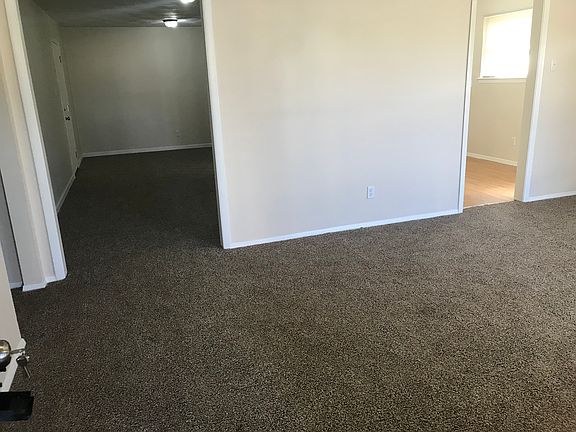 4th image of 10042 Neosho Dr