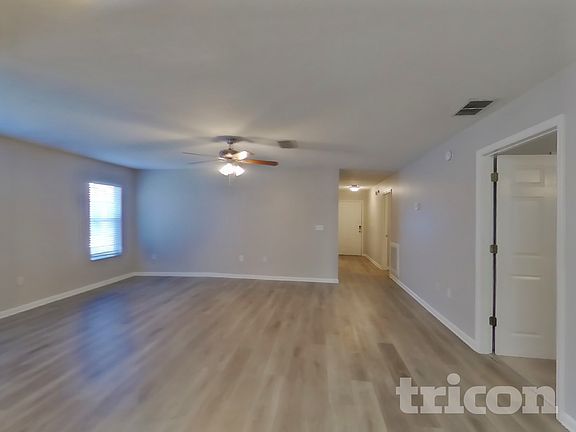 2nd image of 2122 Center Way