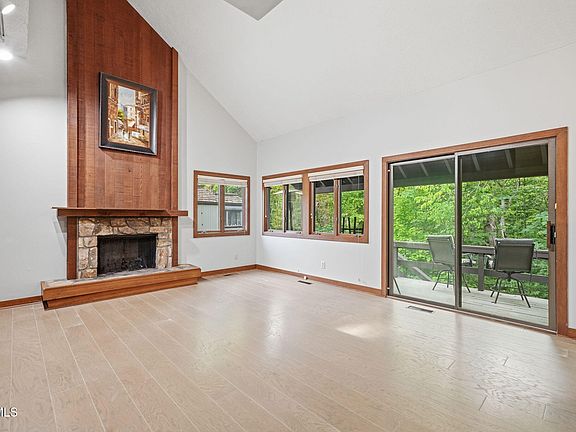 4th image of 138 Columbine Rd