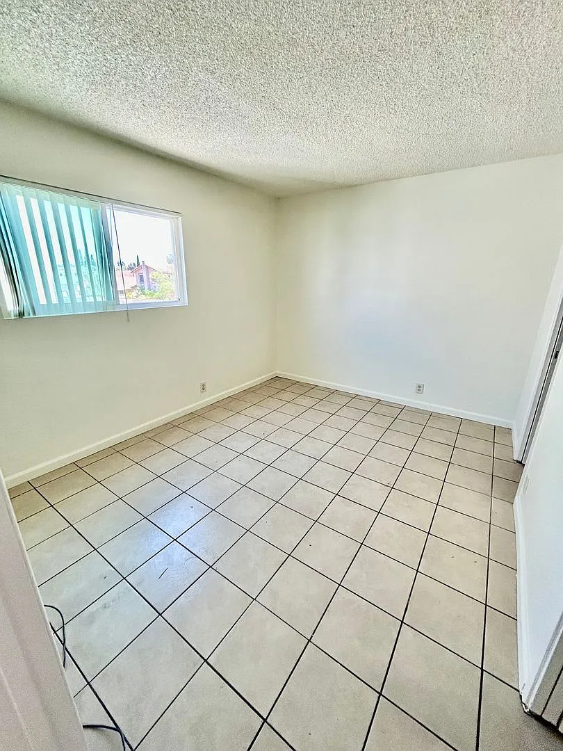 Updated 1bd/1ba Mira Mesa — Photo 4