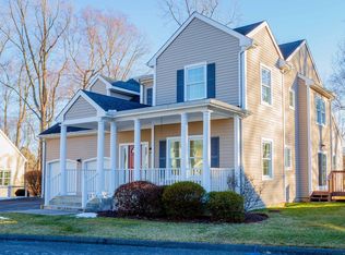 130 Maple Oak Dr, Stratford, CT 06614