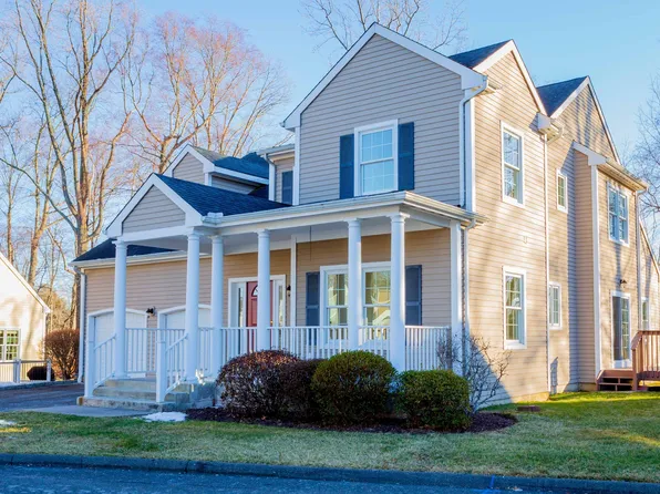 130 Maple Oak Drive, Stratford, CT 06614