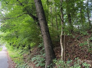 87 Iris St, Asheville, NC 28803