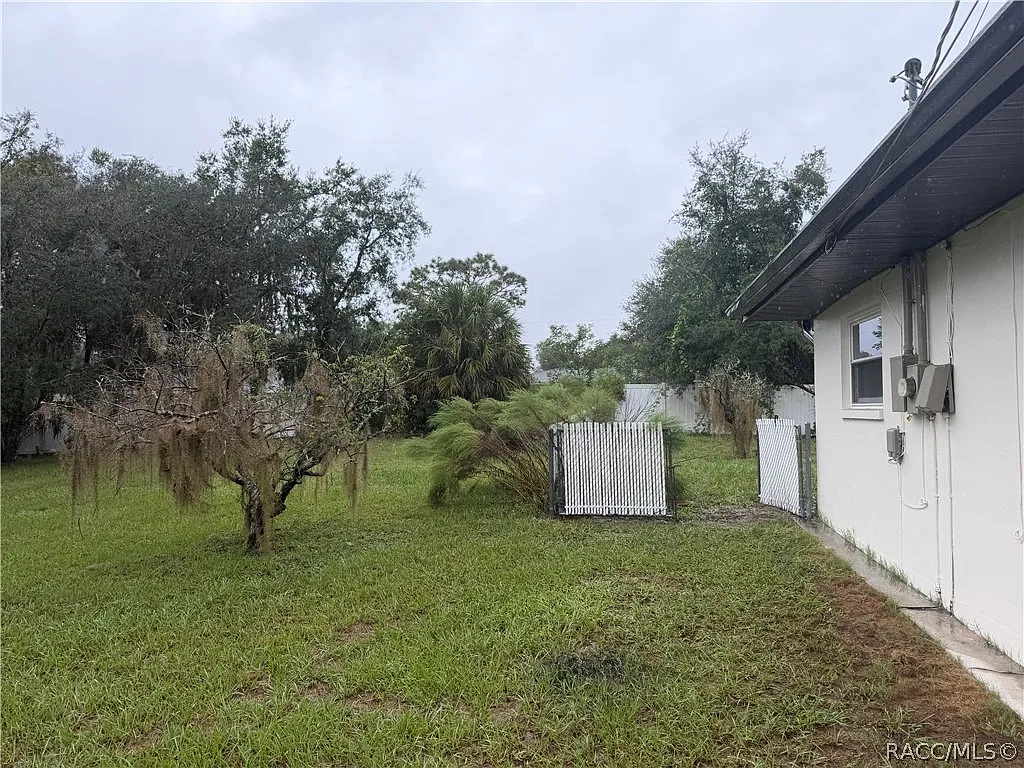3 bed, 2.0 bath, 1000 sqft, $1,457 — Photo 3