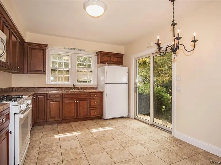 227 N Main St #1 — Photo 13