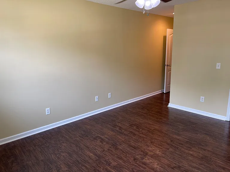 315 Gary Cir — Photo 8