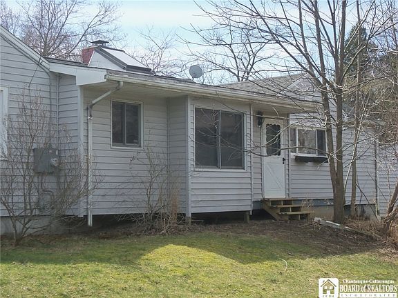 4th image of 330 Chestnut St