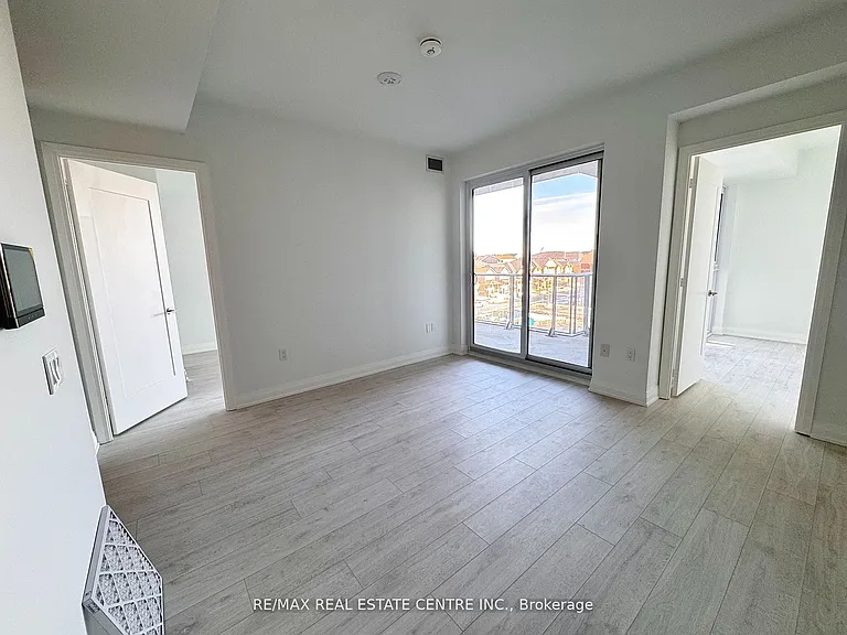 412 Silver Maple Rd #428 — Photo 3