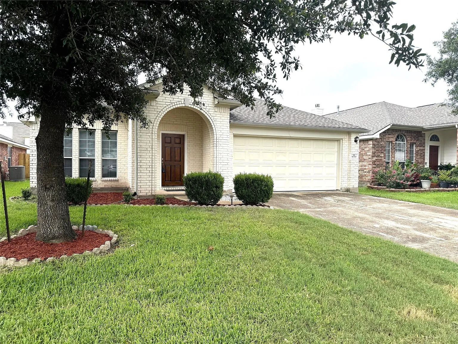 4 bed, 2.0 bath, 1867 sqft, $1,950 — Photo 3