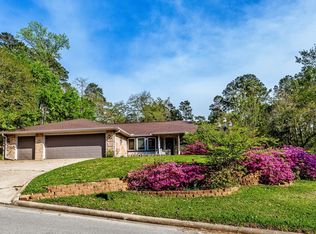 2004 E Lake Dr, Huntsville, TX 77340