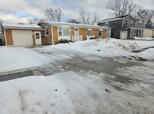 115 Brookwood Dr, Hamburg, NY 14075