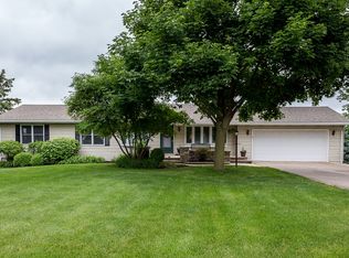19165 Wells Ferry Rd, Bettendorf, IA 52722