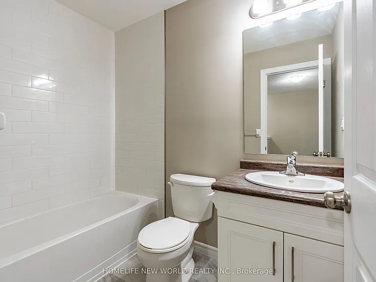 452 Avens St — Photo 19