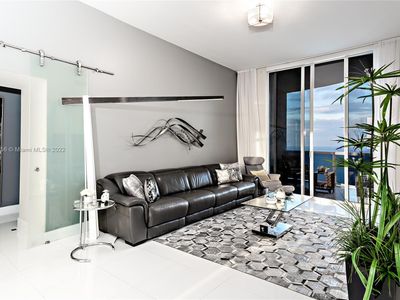 15901 Collins Ave APT 4104, Sunny Isles Beach, FL, 33160