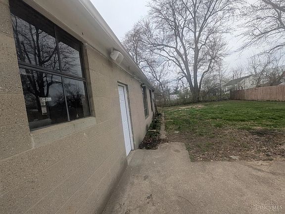 3rd image of 510 W Walnut St
