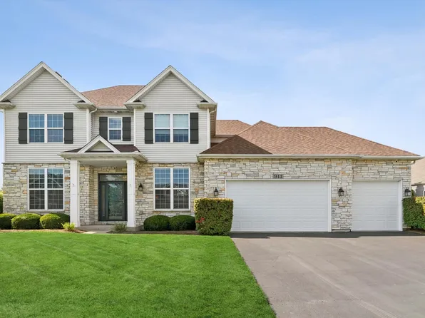 911 Hayden Dr, Yorkville, IL 60560