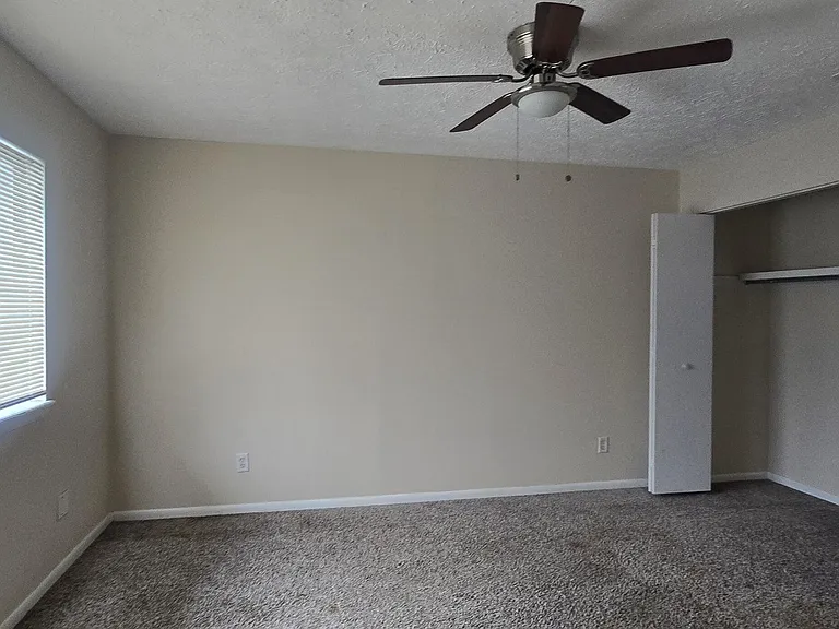 3910 Venetian Cir — Photo 5