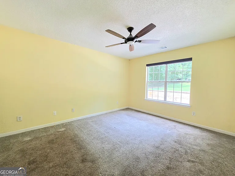 241 Hamilton Dr — Photo 8