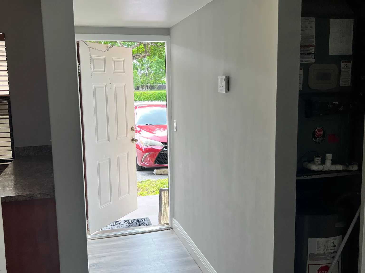 2 bed, 772 sqft, $2,150 — Photo 2