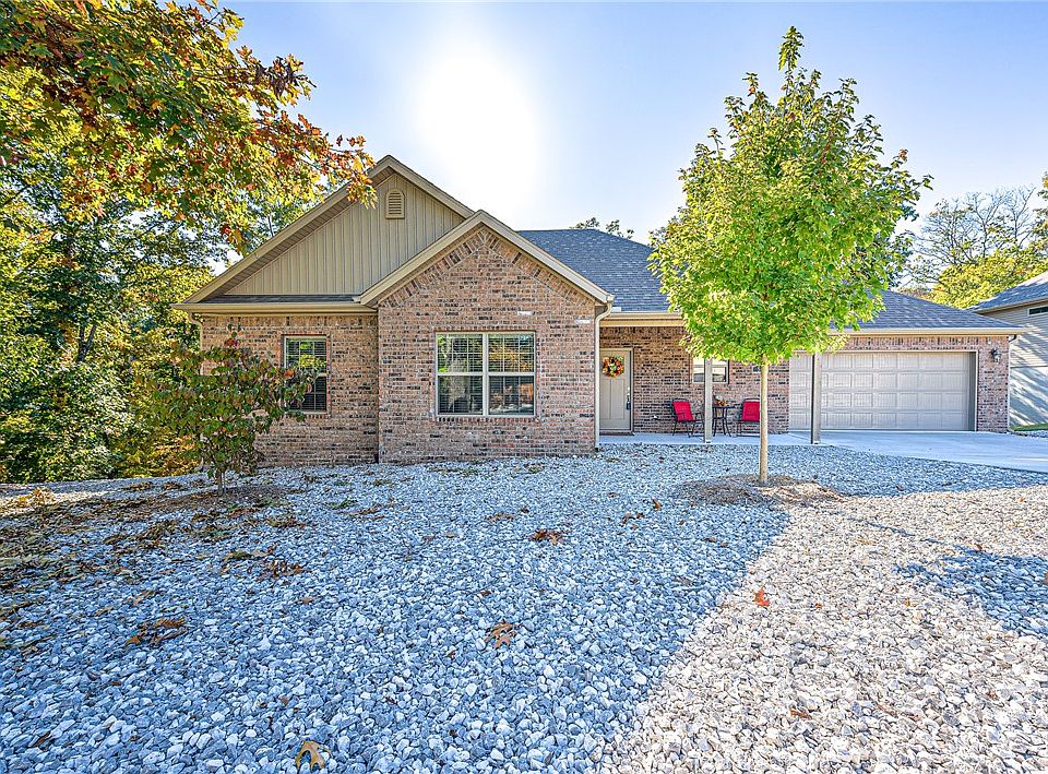 1st image of 58 Headley Dr