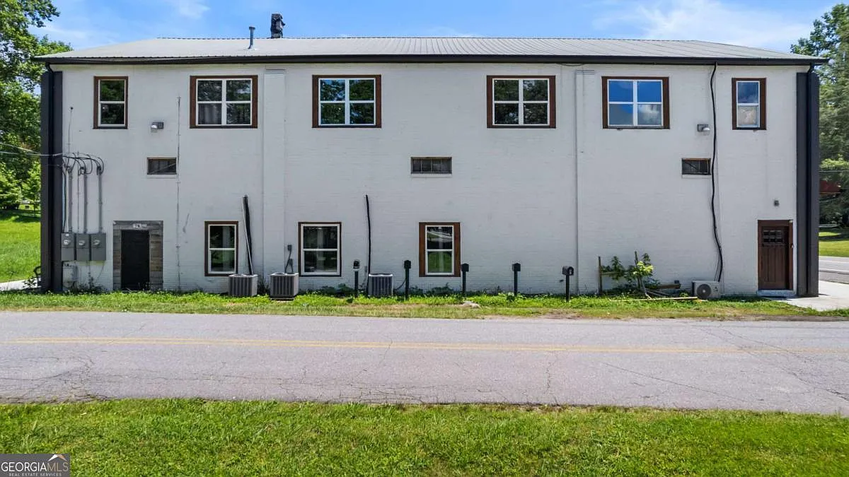 Building Photo - 610 Madola Rd #3