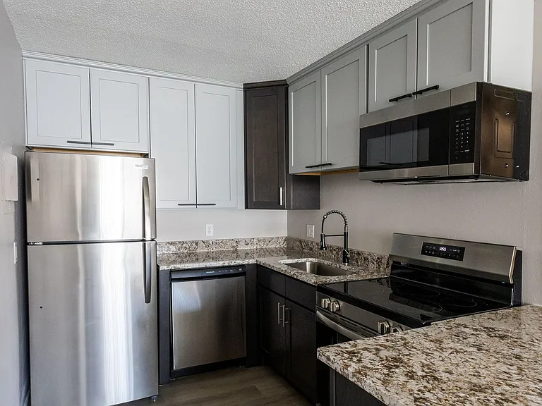 SkyHill Apartments — Photo 9