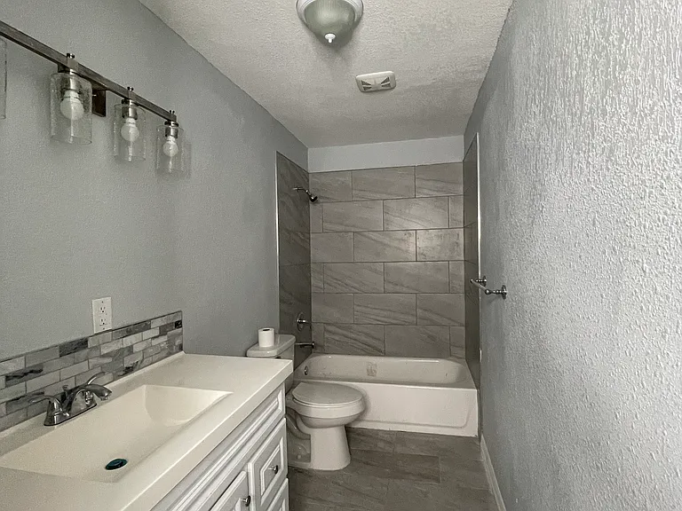 3850 NE 217th Ct #AA — Photo 11